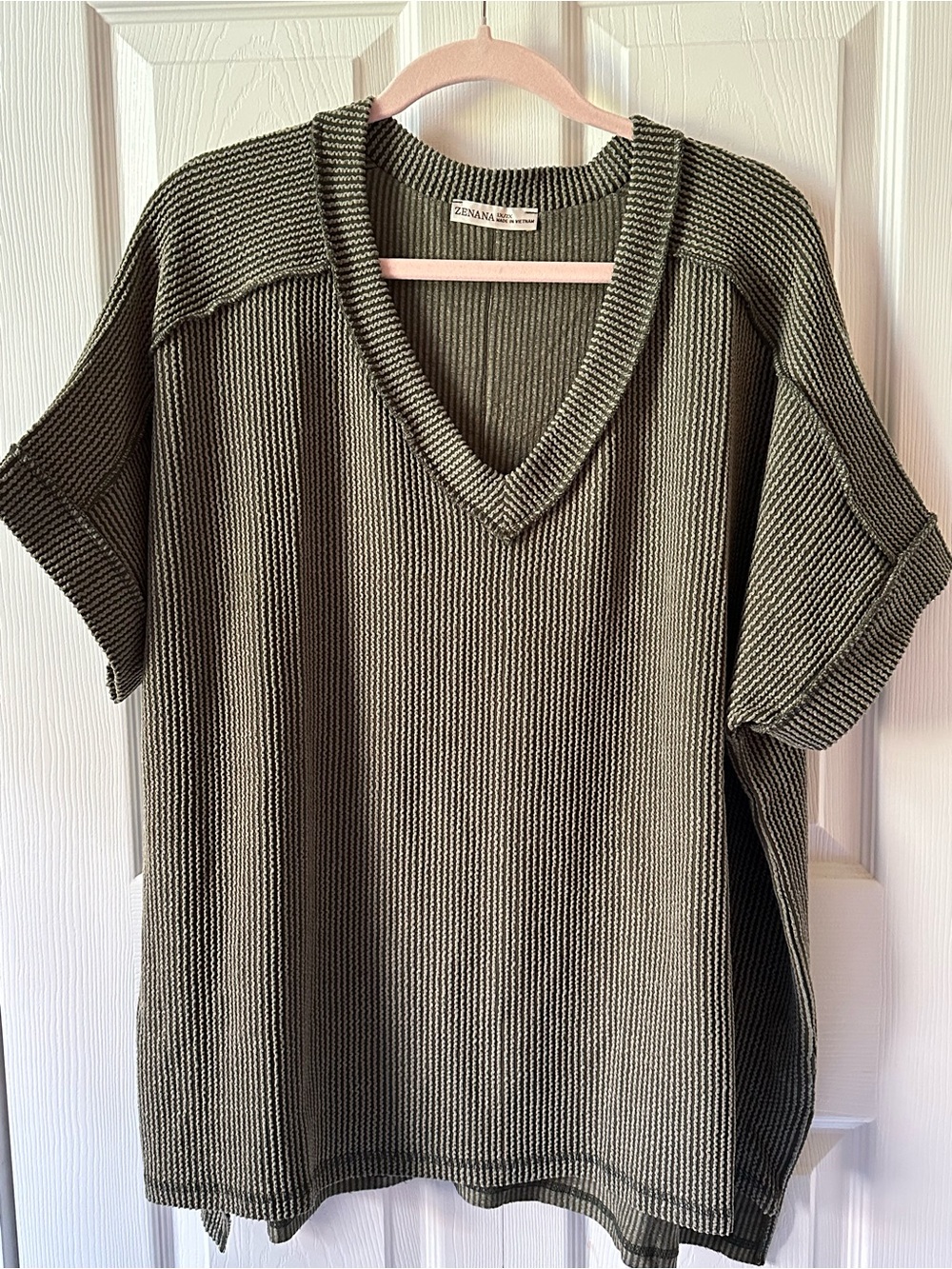 NWT Zenana Olive Short Sleeve V-Neck Knit Top 1X/2X